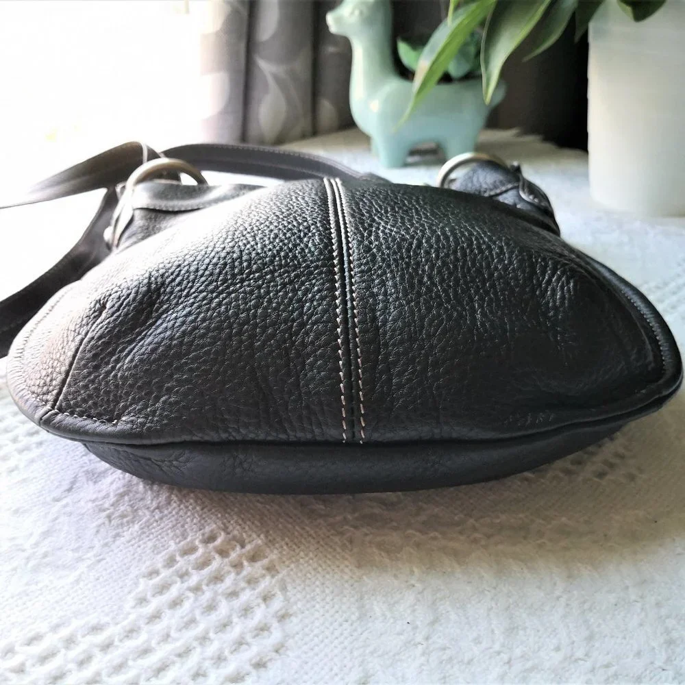 B. Makowsky‎ Giamma Black Pebbled Leather Crossbody